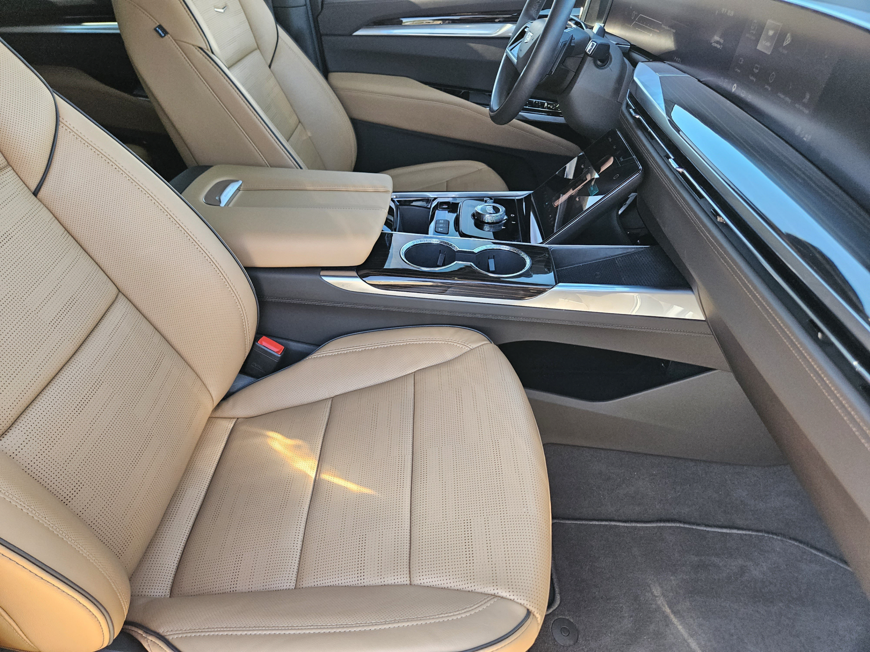 Used 2026 Cadillac Escalade Luxury w/ Touring Package RWD image 6
