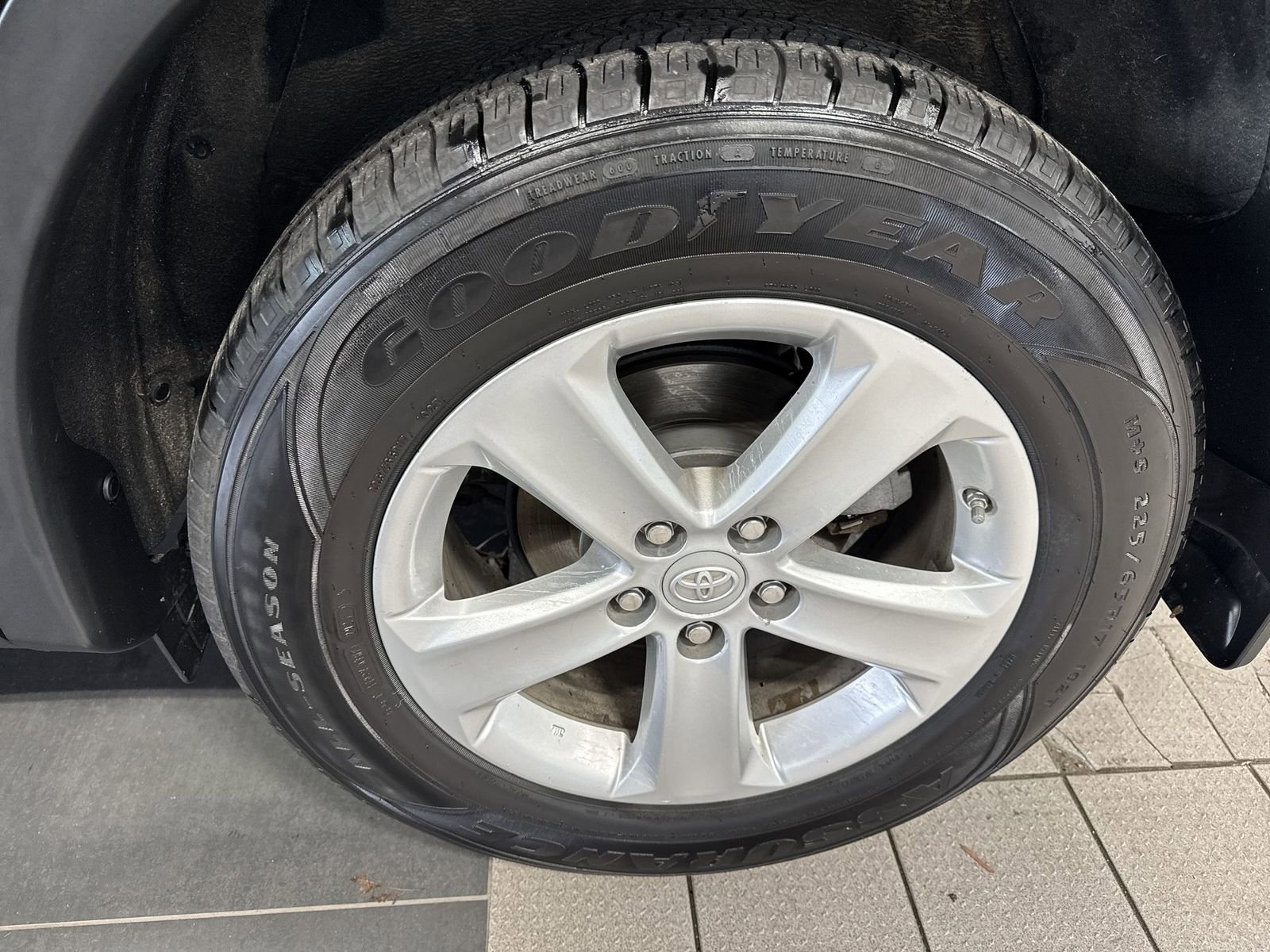 Used 2014 Toyota RAV4 XLE AWD/4WD image 11