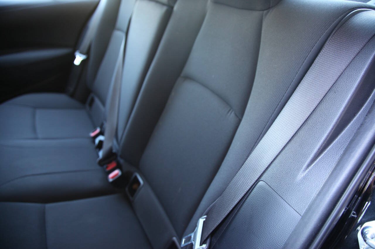 Used 2021 Toyota Corolla LE FWD image 40