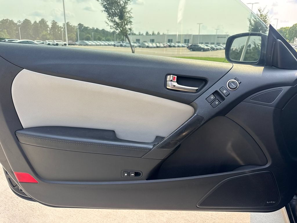 Used 2014 Hyundai Genesis 2.0T RWD image 13