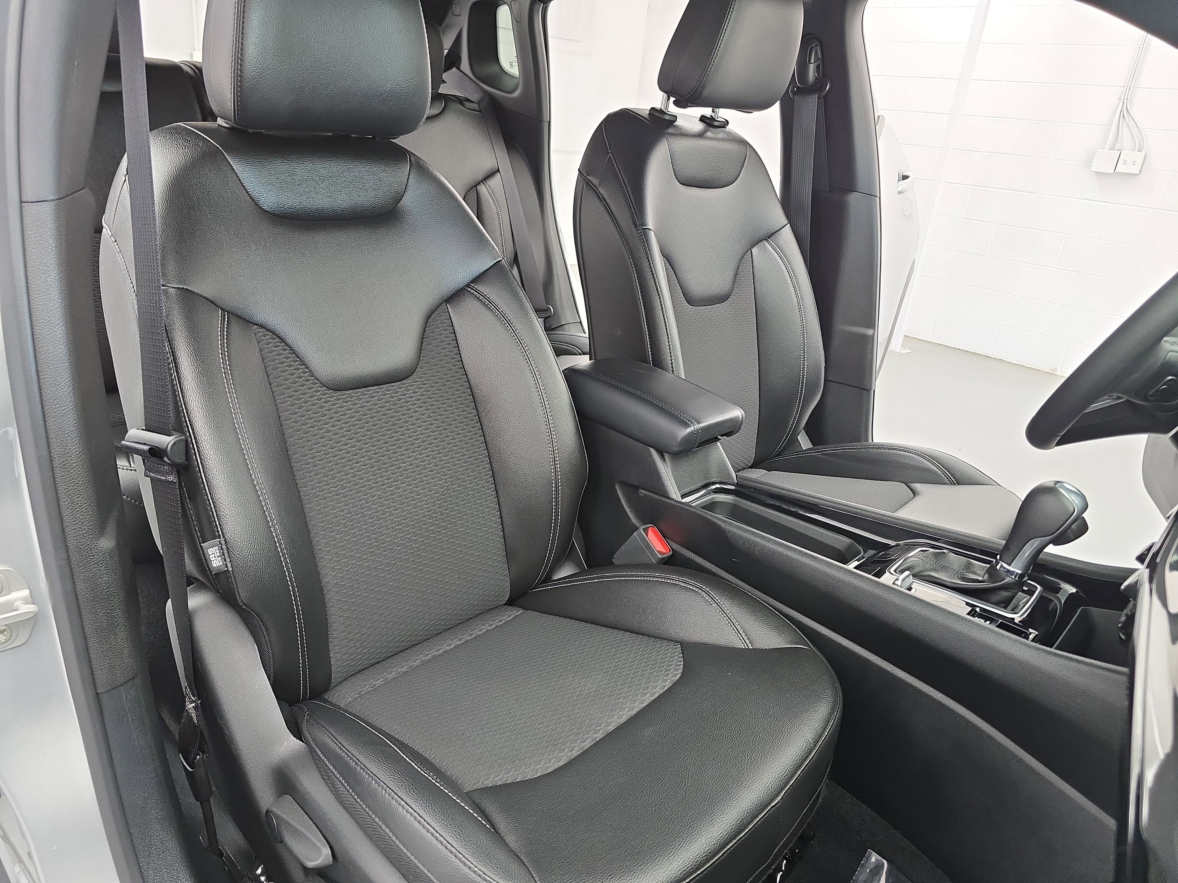 Used 2024 Jeep Compass Latitude w/ Altitude Special Edition AWD/4WD image 10