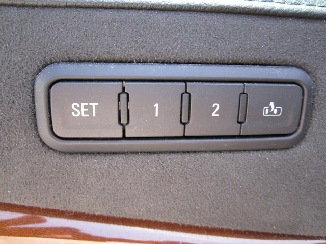 Used 2018 Cadillac Escalade Luxury w/ LPO, Radiant Package image 12