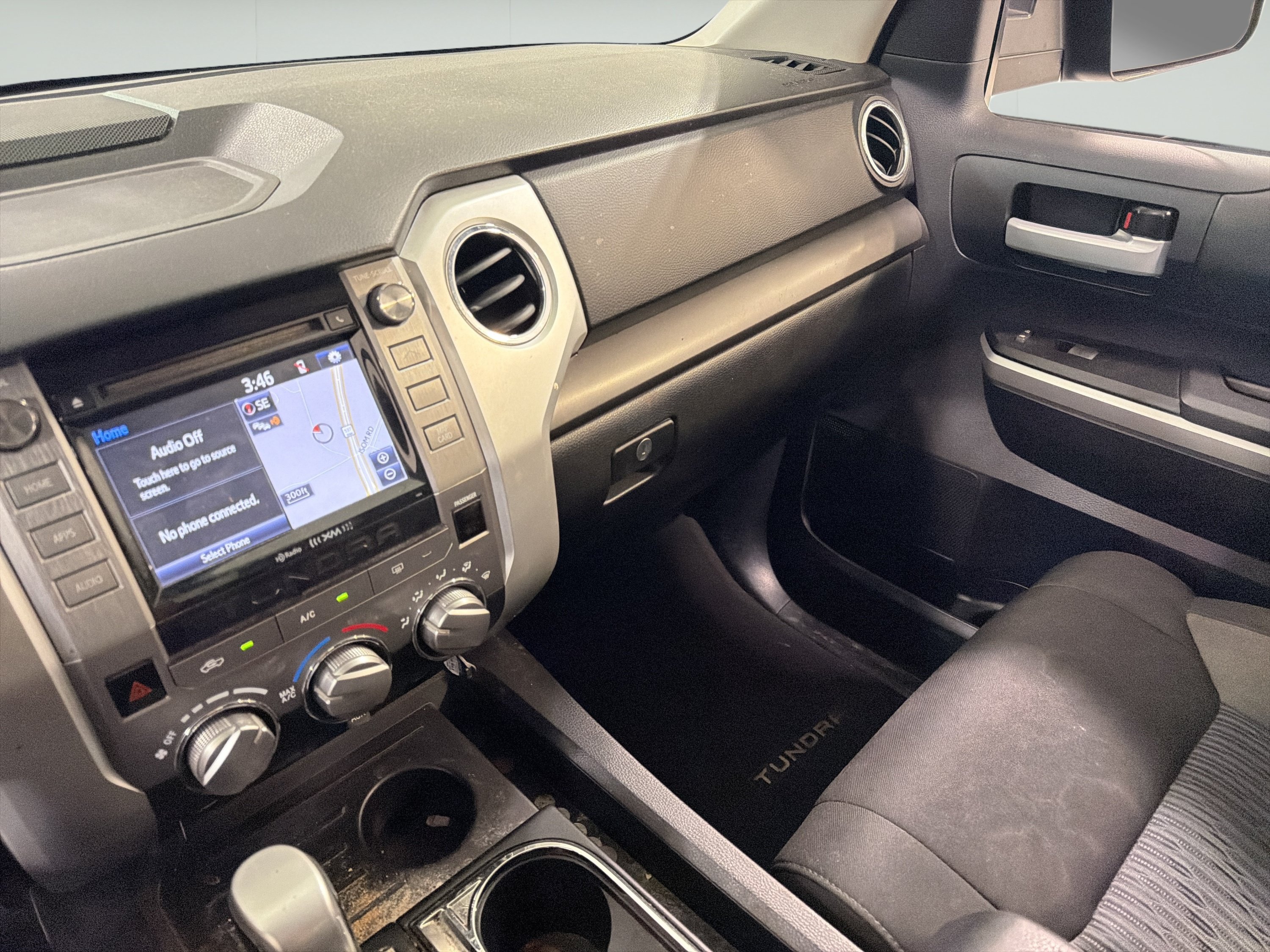 Used 2015 Toyota Tundra SR5 w/ SR5 Upgrade Package RWD image 19