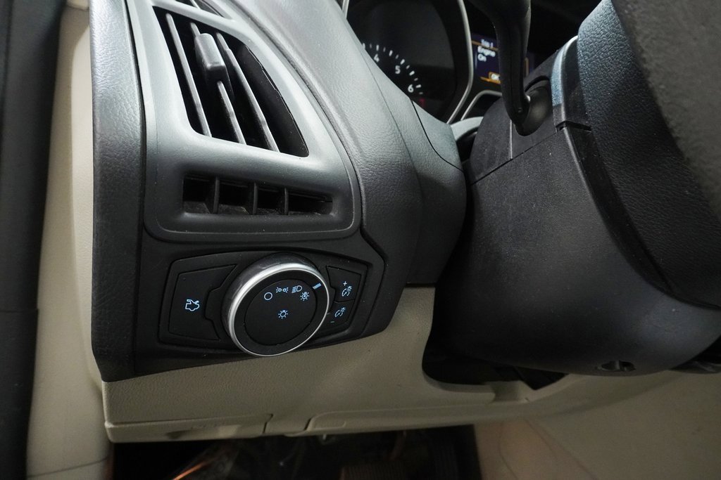 Used 2017 Ford Focus SE image 18