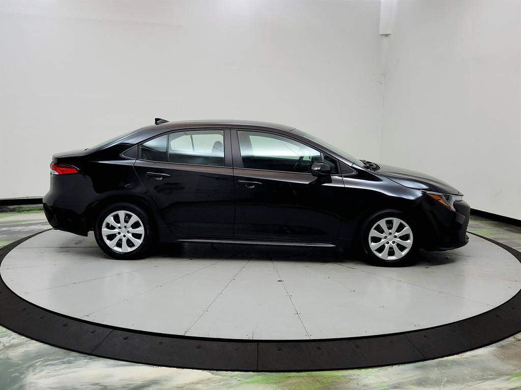 Used 2026 Toyota Corolla LE FWD image 4
