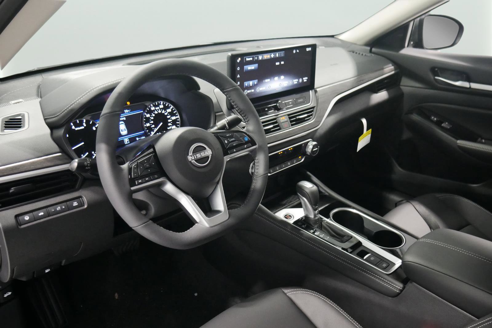 New 2025 Nissan Altima 2.5 SL image 9