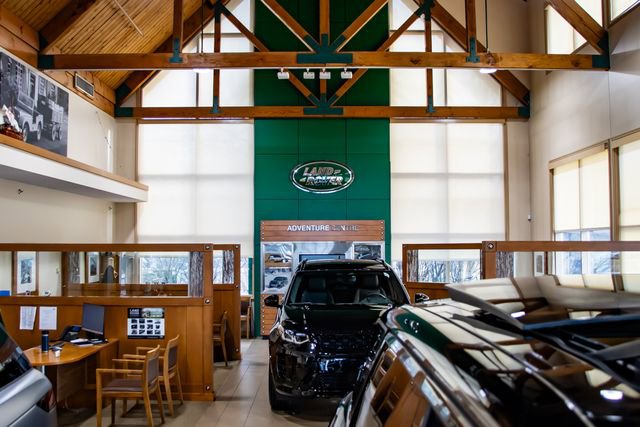 New 2026 Land Rover Defender 130 X-Dynamic SE image 7