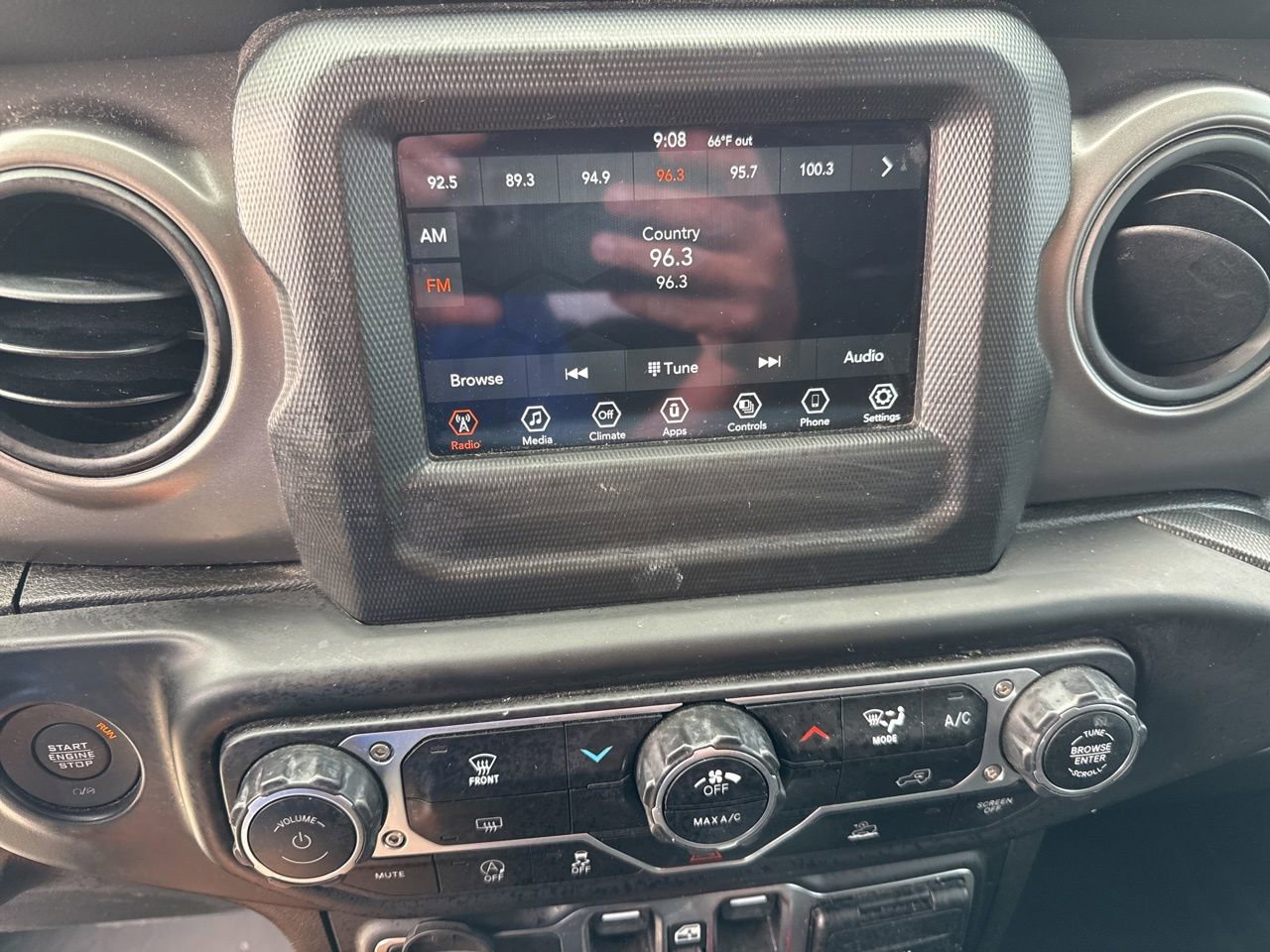 Used 2023 Jeep Wrangler Sport S image 24