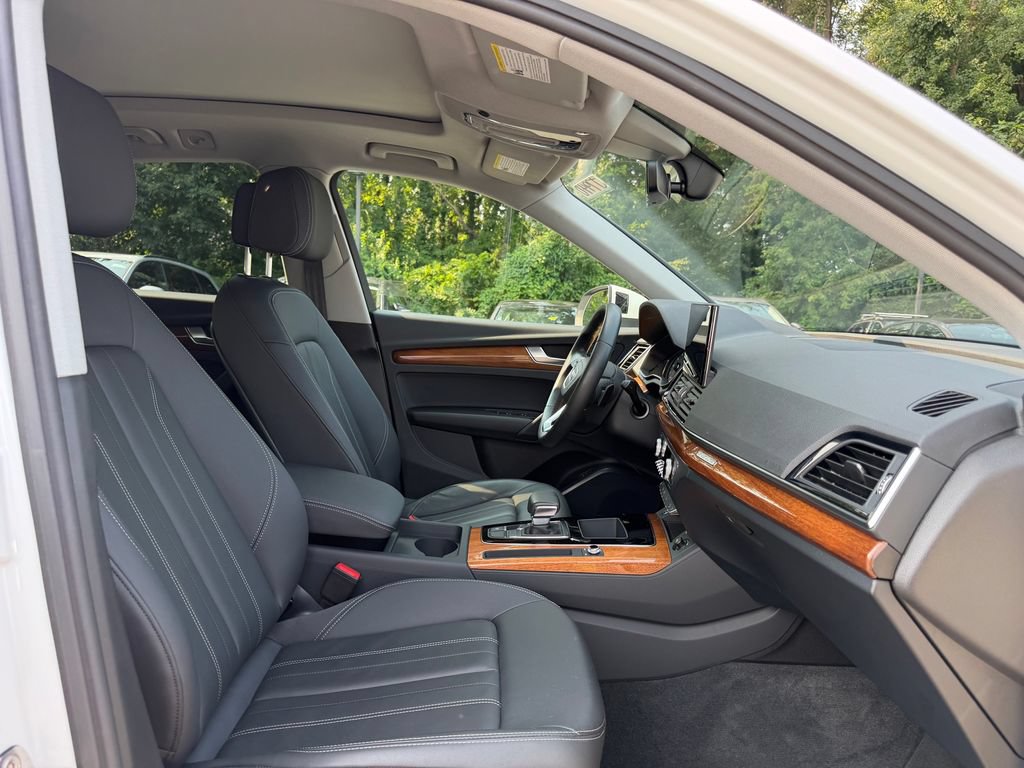 Used 2023 Audi Q5 2.0T Premium w/ Convenience Package AWD/4WD image 19