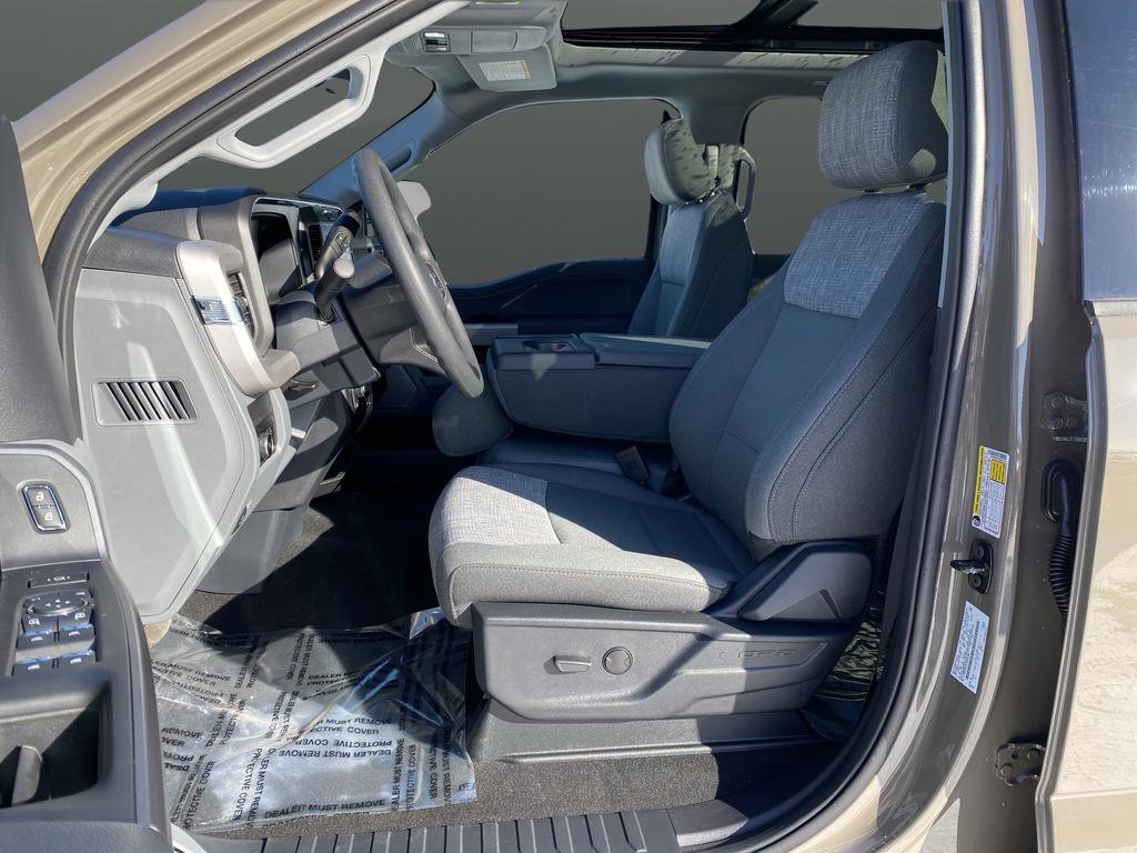 New 2026 Ford F250 XLT w/ XLT Premium Package AWD/4WD image 4