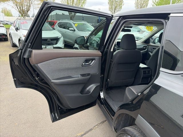 Used 2022 Nissan Rogue SV AWD/4WD image 25