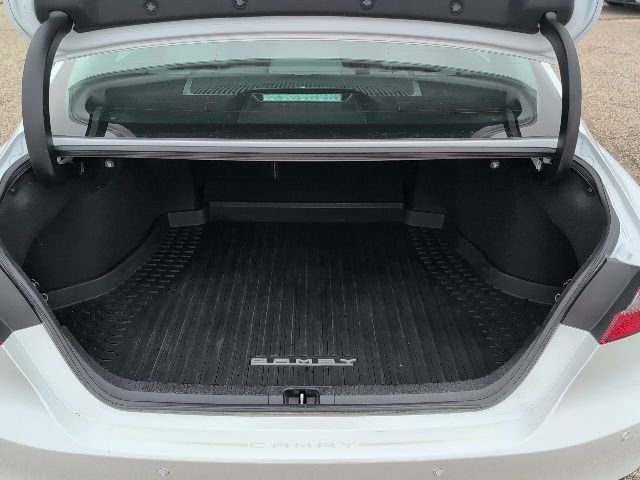 Used 2022 Toyota Camry XLE image 20