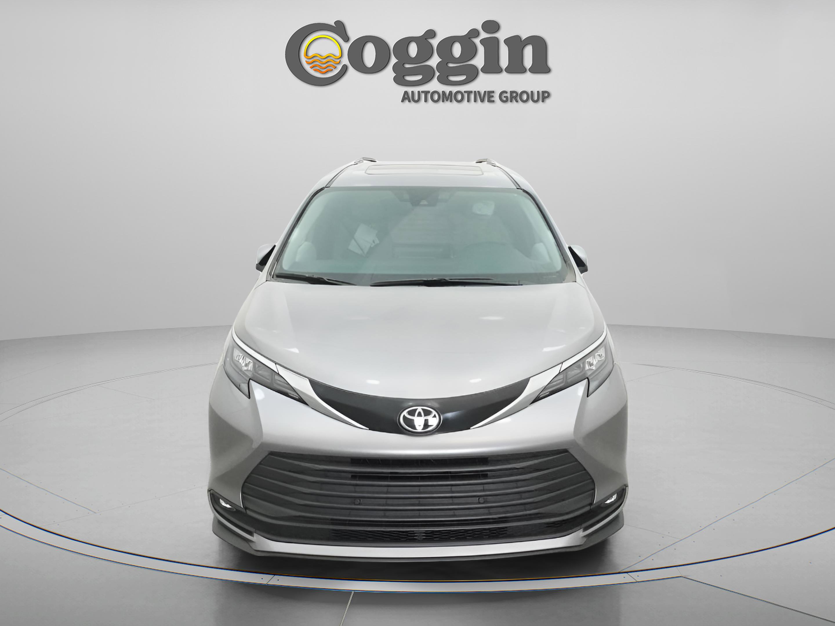 New 2026 Toyota Sienna XLE FWD image 30