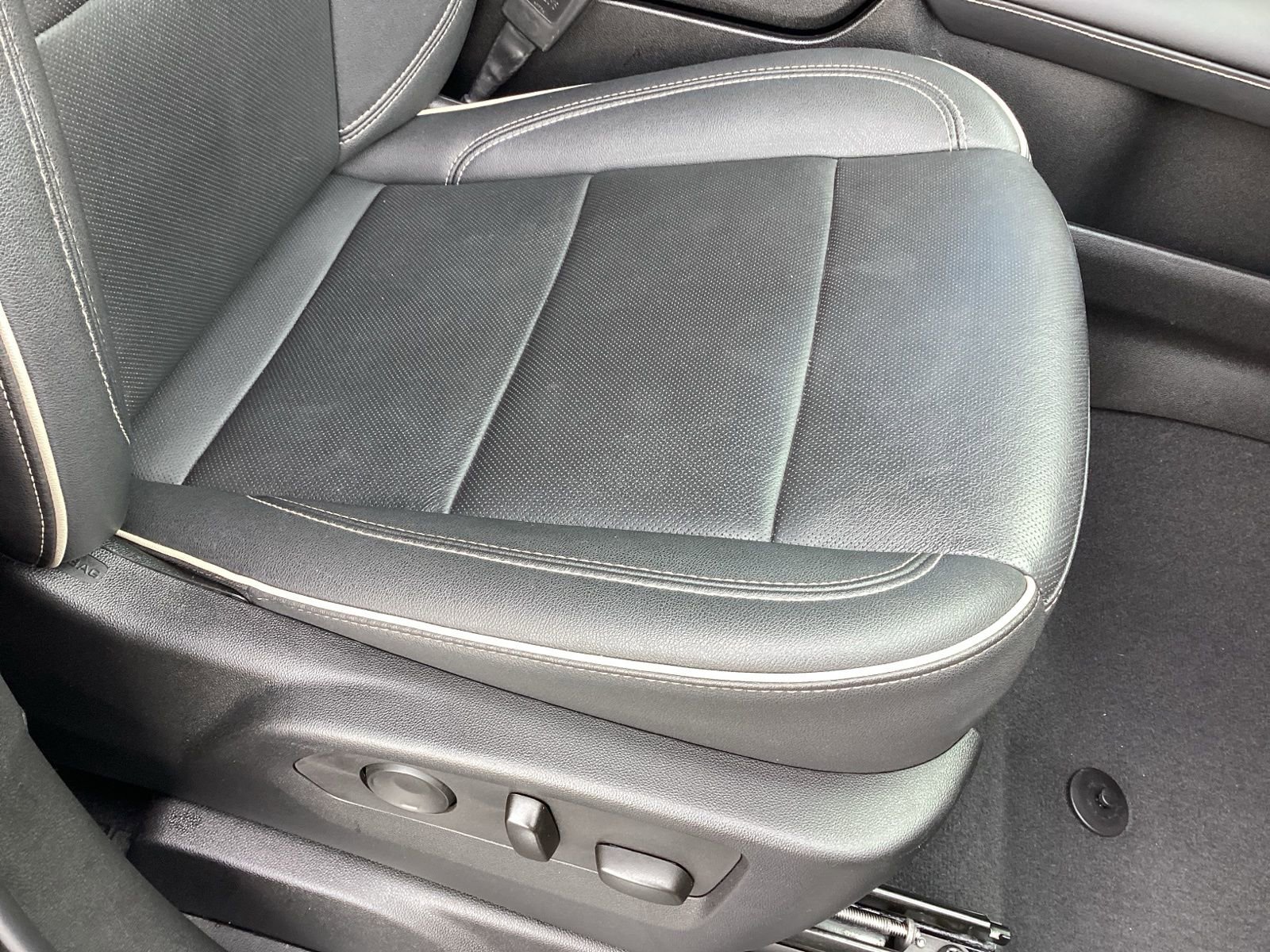 Used 2024 Chevrolet Tahoe Premier image 24