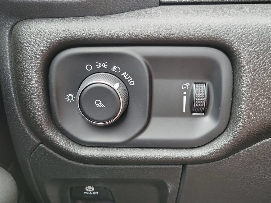 Used 2025 RAM 1500 Tradesman AWD/4WD image 39