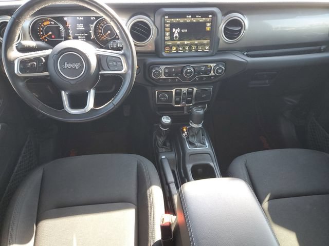 Used 2020 Jeep Wrangler Unlimited Sahara w/ Dual Top Group AWD/4WD image 13