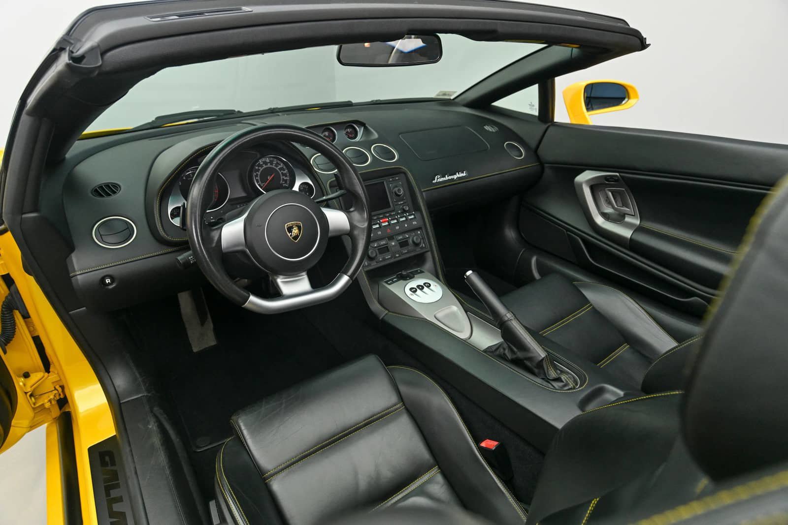 Used 2007 Lamborghini Gallardo Spyder AWD/4WD image 2