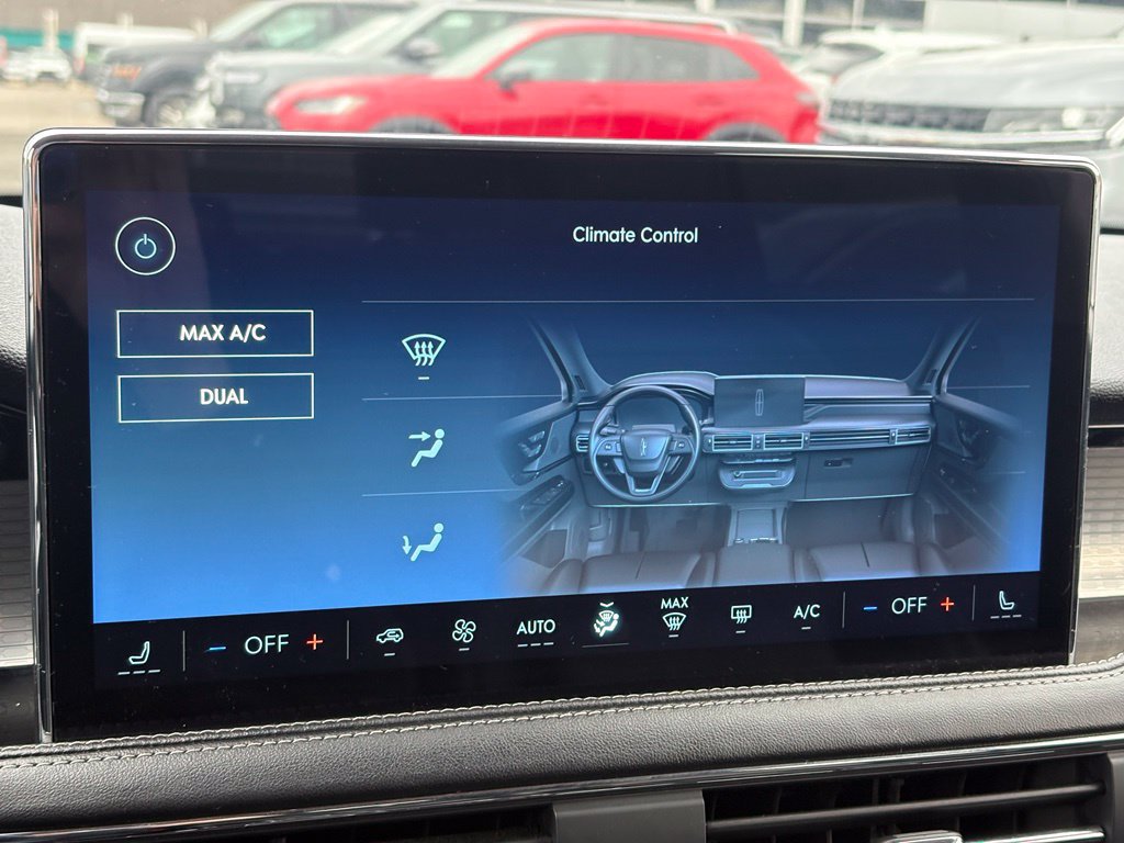 Used 2023 Lincoln Corsair AWD image 26