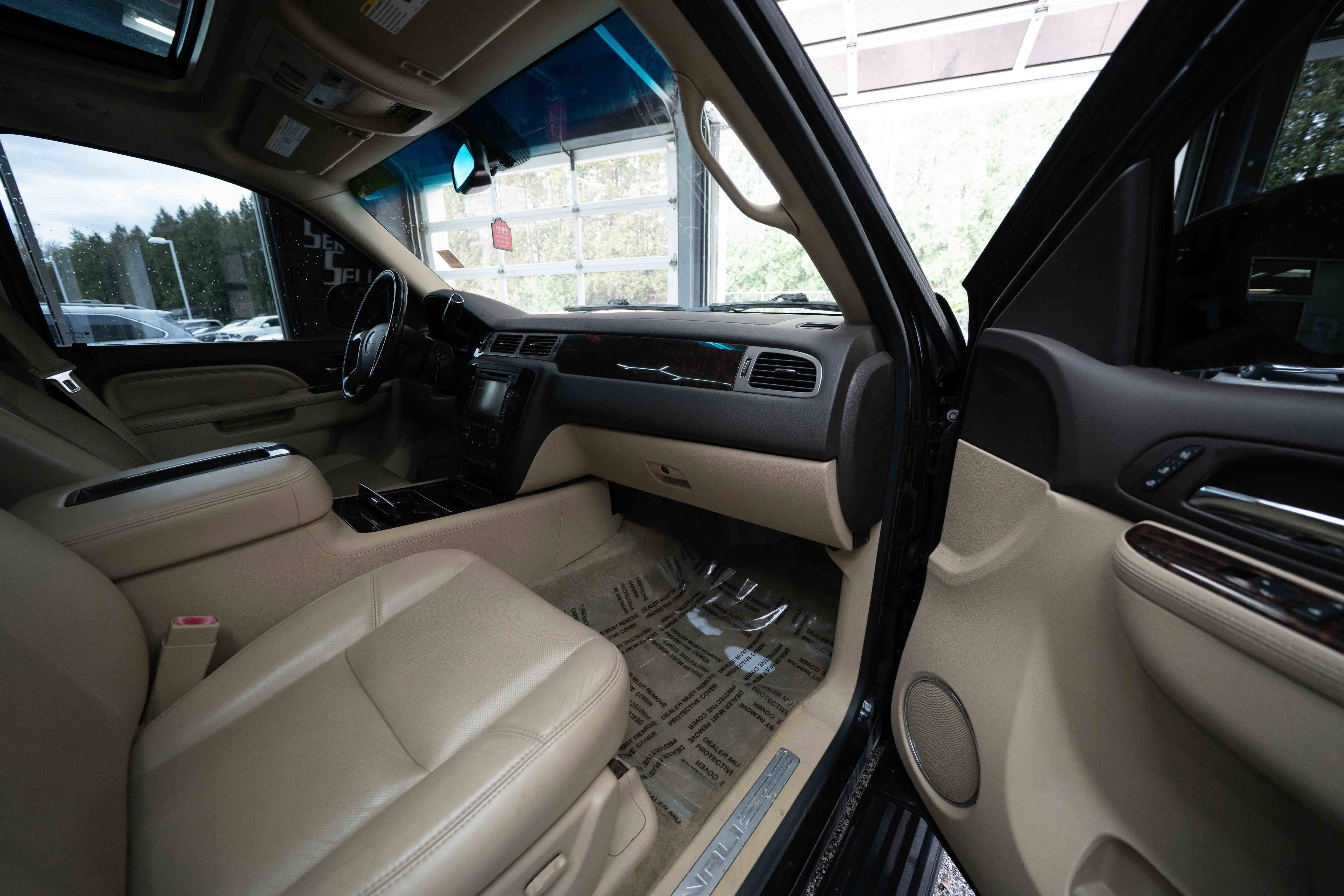Used 2013 GMC Yukon XL Denali AWD/4WD image 26