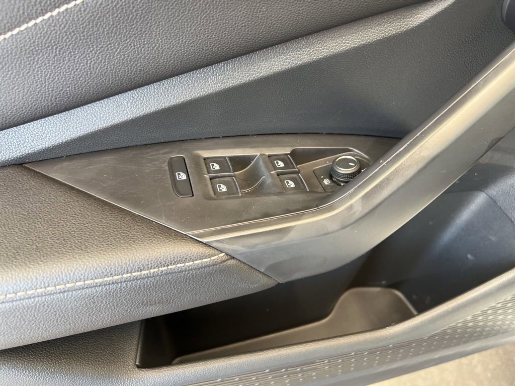 Certified 2024 Volkswagen Jetta SEL FWD image 38
