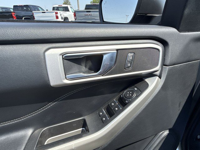 Used 2022 Ford Explorer XLT image 15