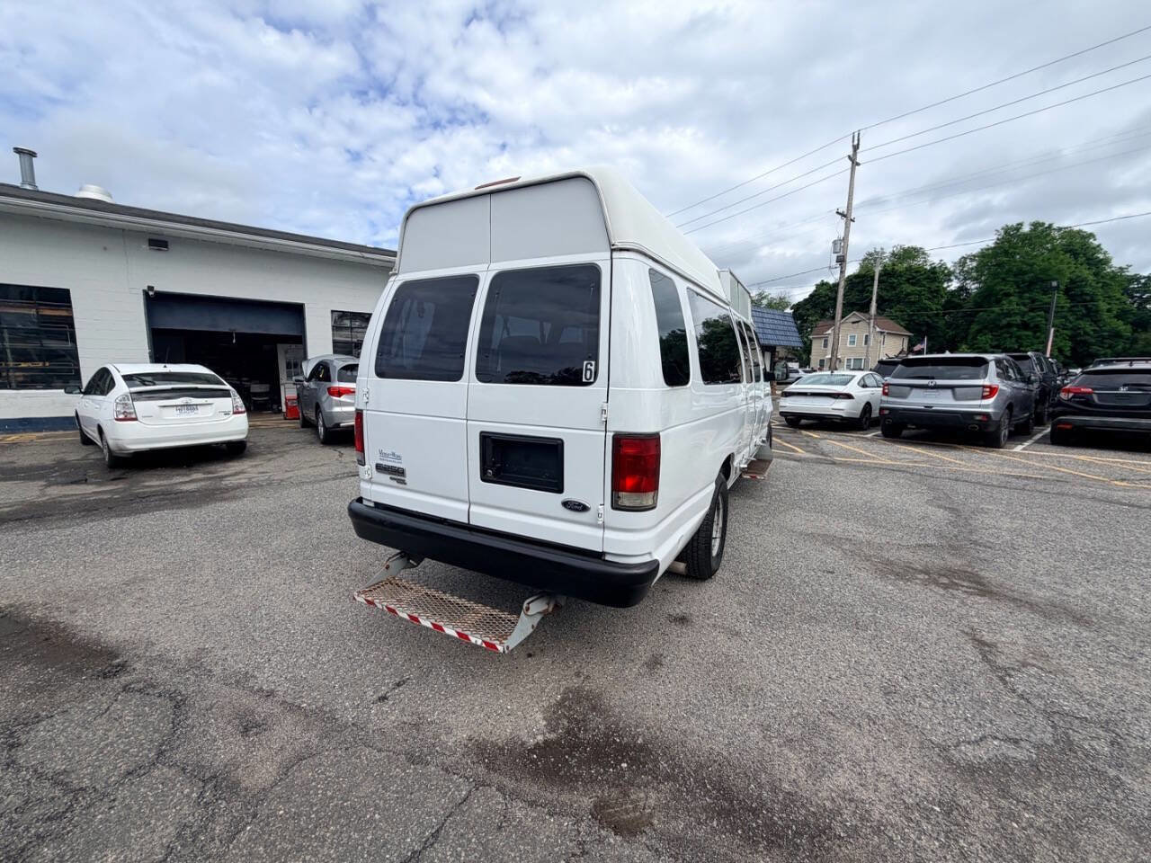 Used 2014 Ford E-250 and Econoline 250 Extended w/ Power Group RWD image 51