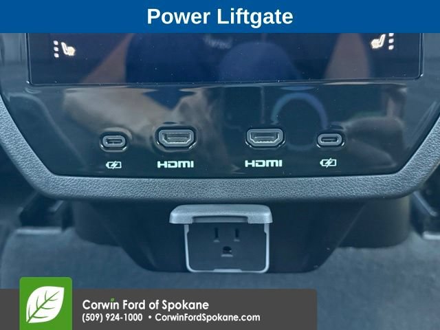 Used 2025 GMC Yukon XL Denali Ultimate AWD/4WD image 14