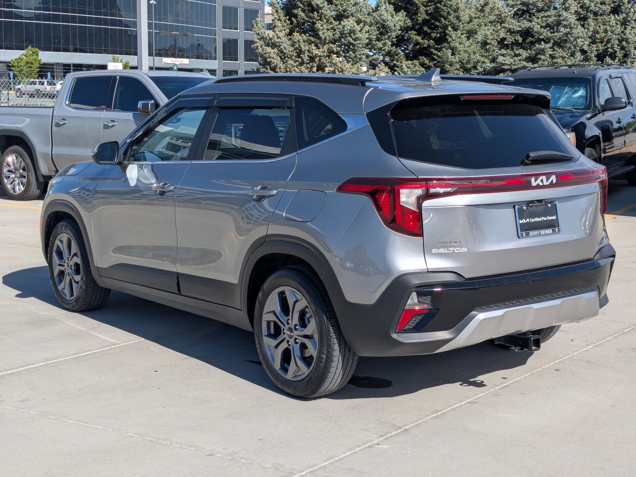 Used 2024 Kia Seltos S FWD image 3