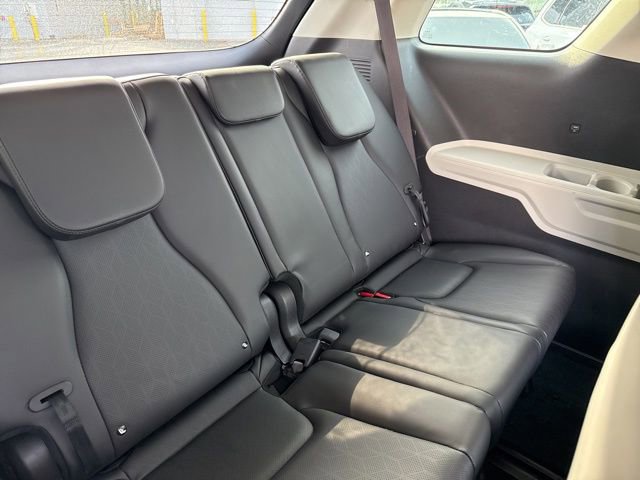 Used 2023 Kia Carnival LX image 40