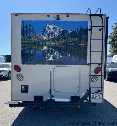 Used 2014 Ford E-350 and Econoline 350 Super Duty Wagon w/ Motorhome Prep Package image 4