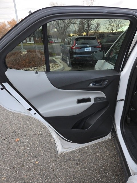 Used 2018 Chevrolet Equinox LT image 17