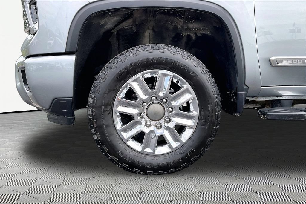 Used 2024 Chevrolet Silverado 2500 High Country w/ High Country Premium Package AWD/4WD image 38
