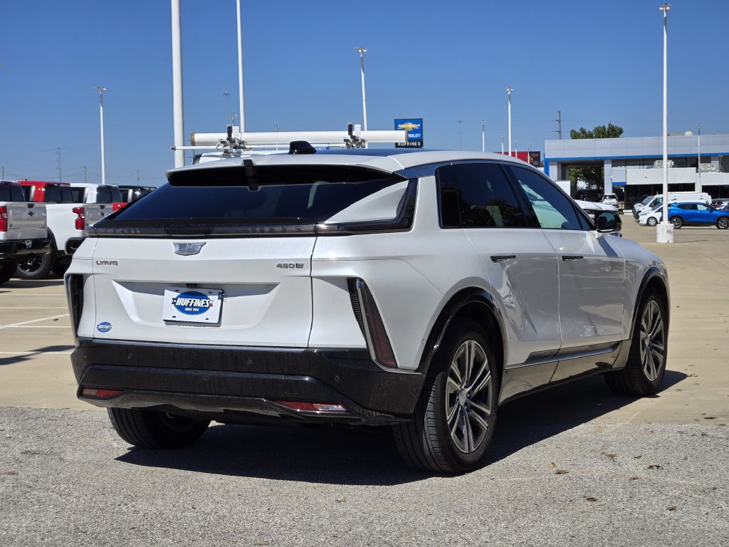 Used 2024 Cadillac Lyriq Luxury w/ LPO, Floor Liner Package RWD image 7