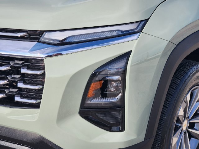 Used 2026 Chevrolet Equinox LT FWD image 9
