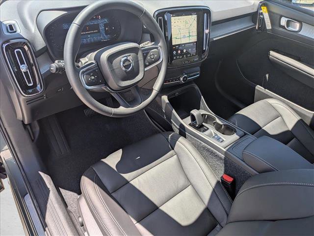 New 2026 Volvo XC40 B5 Core w/ Climate Package AWD/4WD image 3
