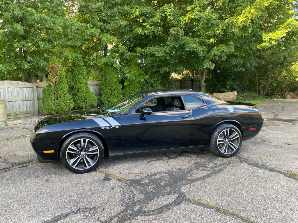Used 2012 Dodge Challenger R/T RWD image 2