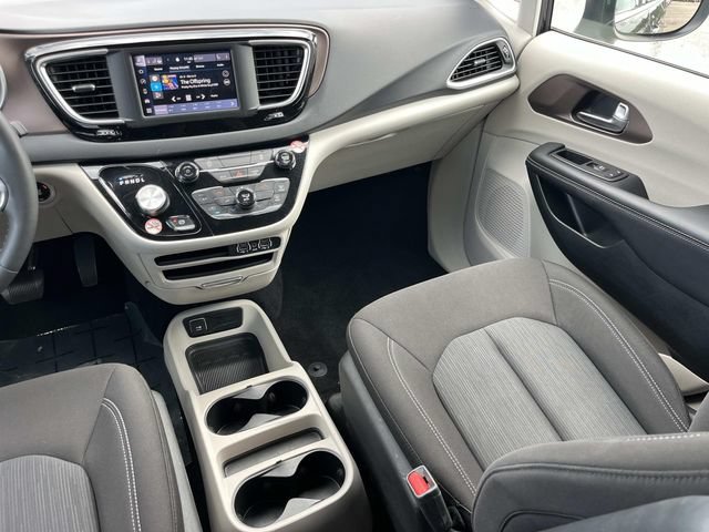 Used 2023 Chrysler Voyager LX FWD image 14