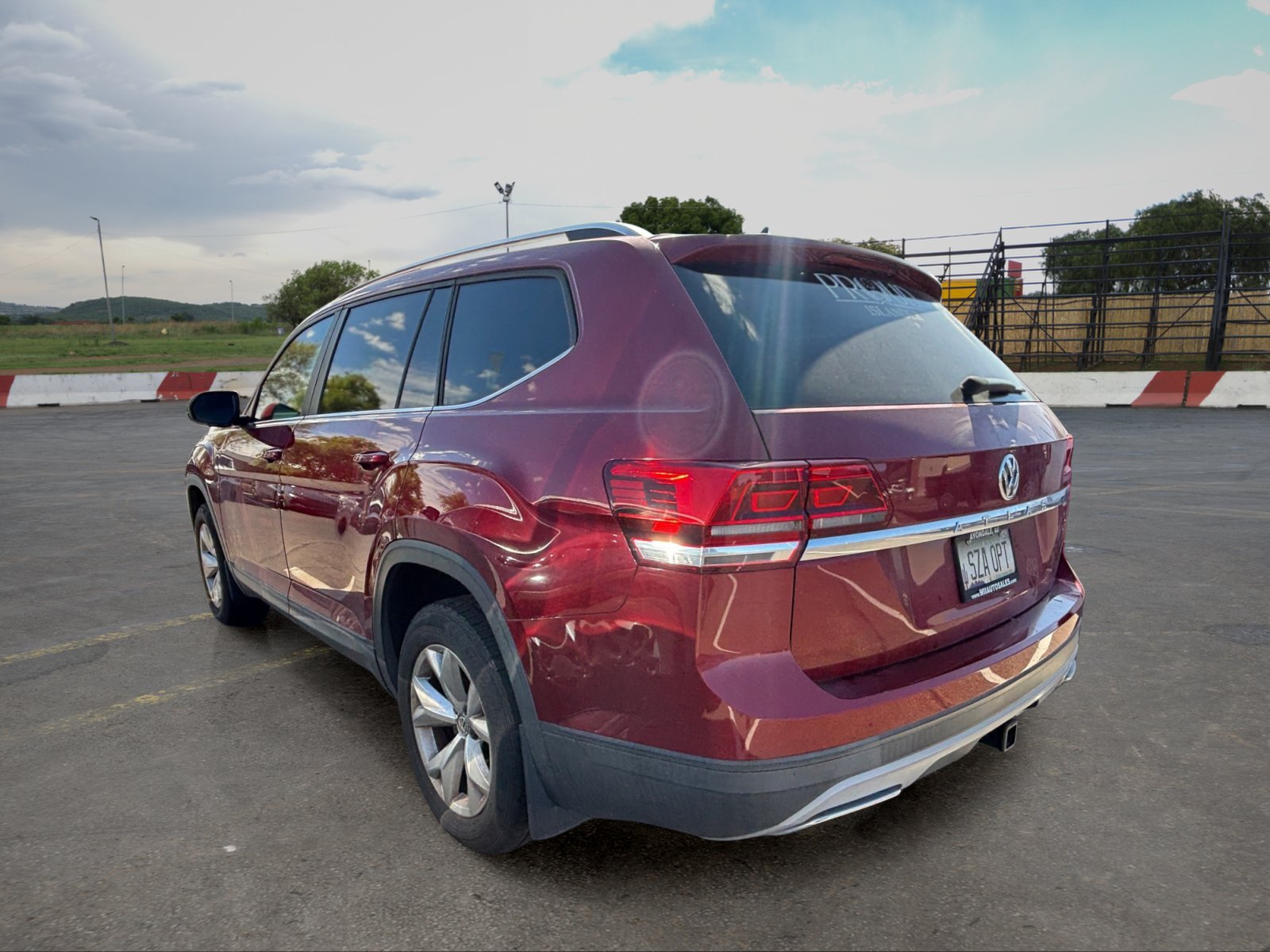 Used 2018 Volkswagen Atlas SE FWD image 4