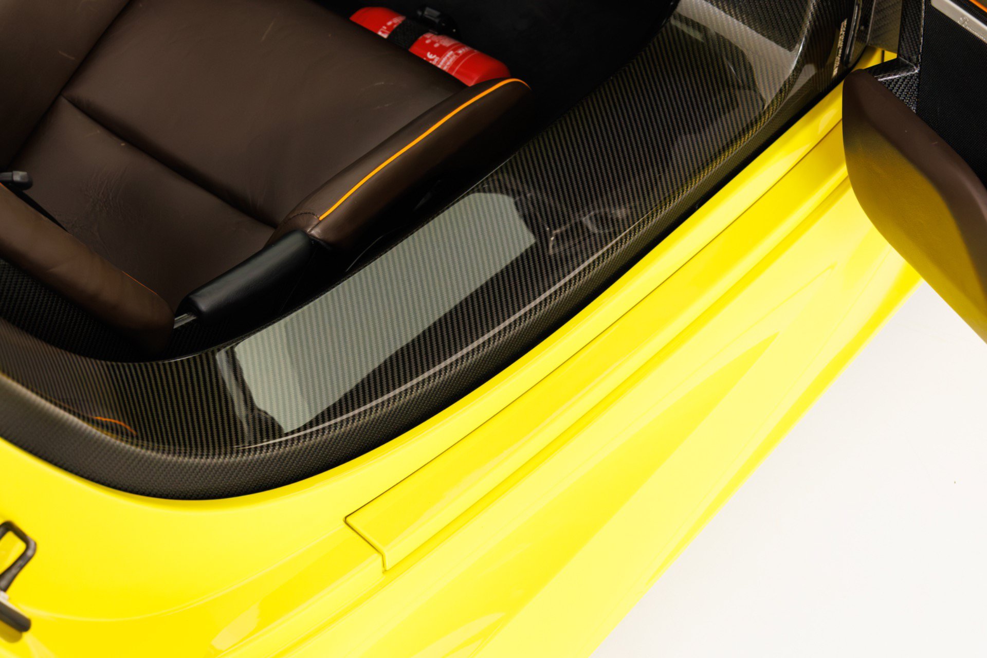 Used 2015 Porsche 918 Spyder AWD/4WD image 37