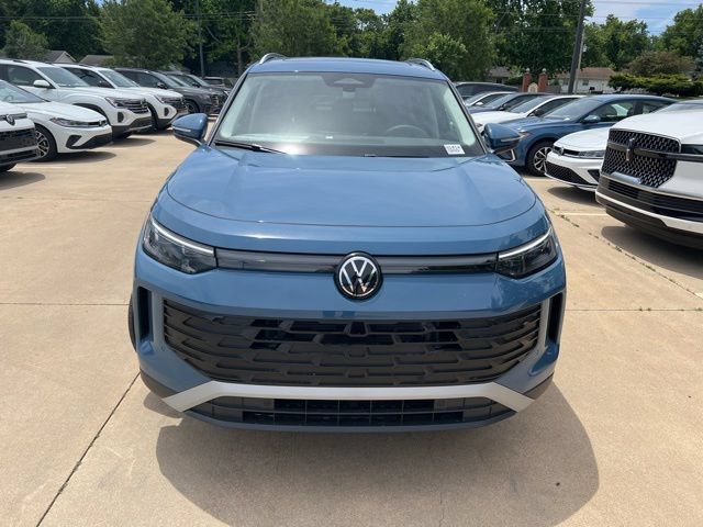 New 2026 Volkswagen Tiguan SE AWD/4WD image 2