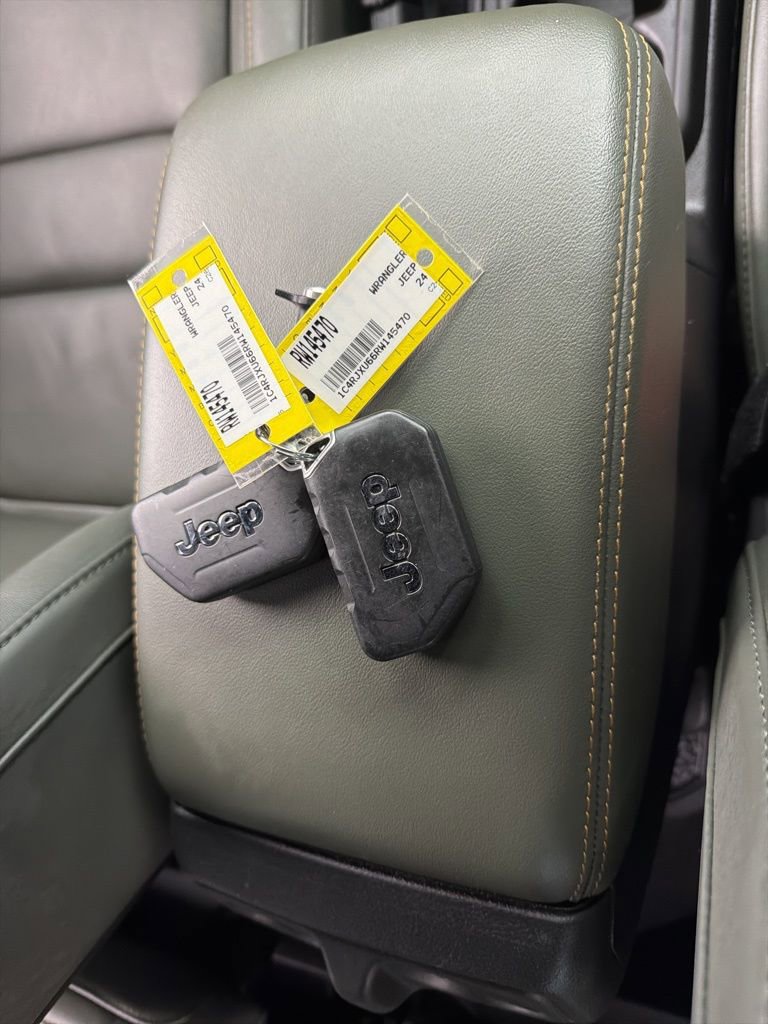 Used 2024 Jeep Wrangler High Altitude image 37