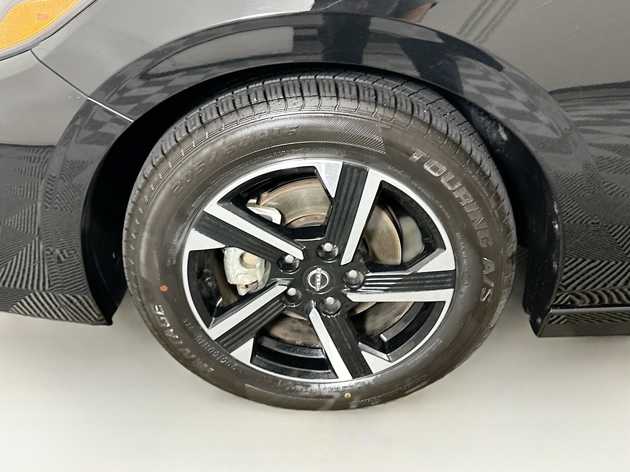 Used 2025 Nissan Sentra SV FWD image 11