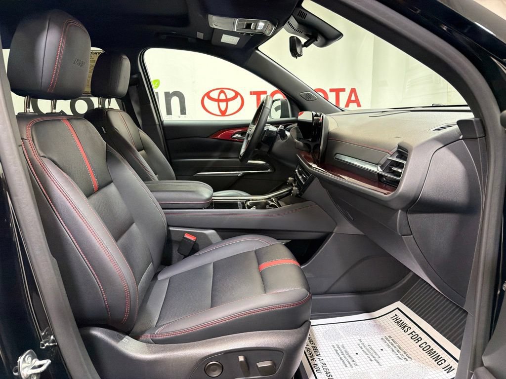Used 2024 Chevrolet Traverse RS w/ LPO, Floor Liner Package AWD/4WD image 12