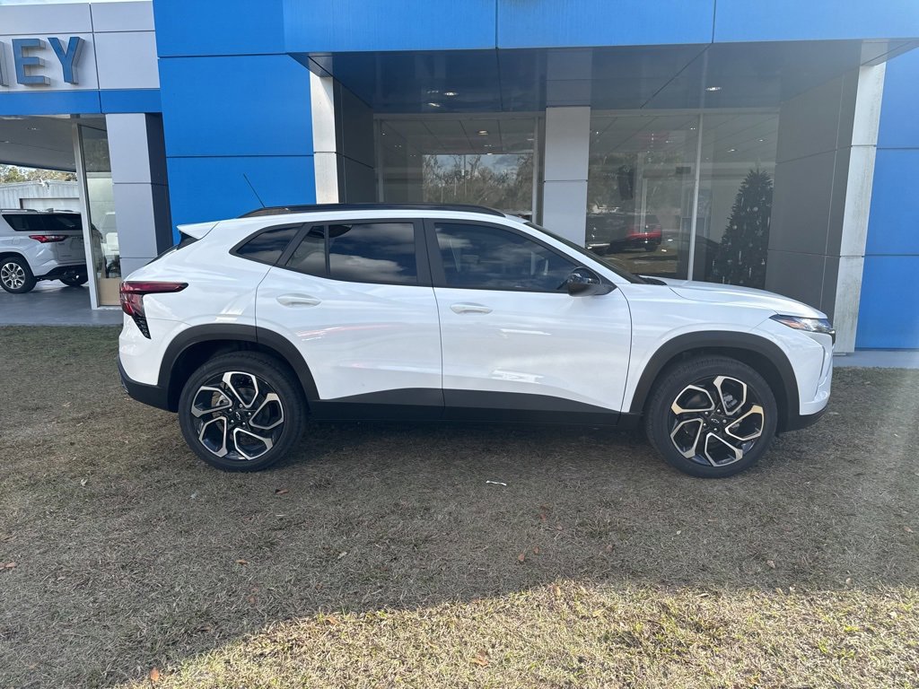 New 2026 Chevrolet Trax RS w/ Sunroof Package image 3