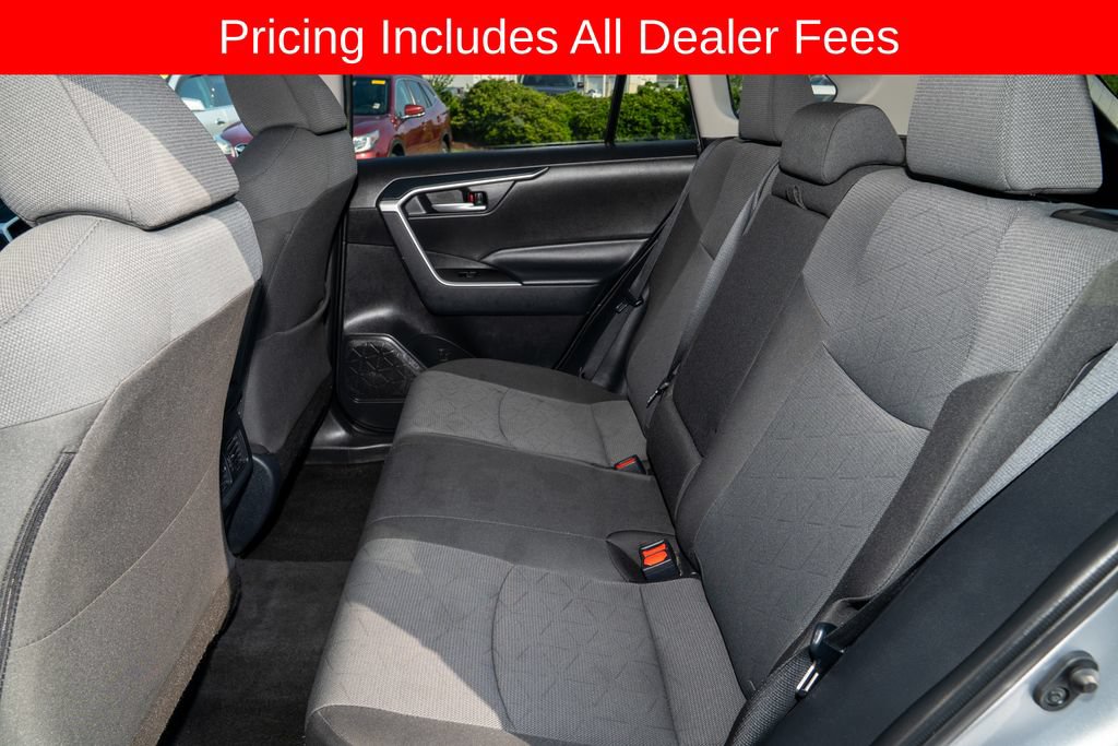 Used 2025 Toyota RAV4 XLE FWD image 8