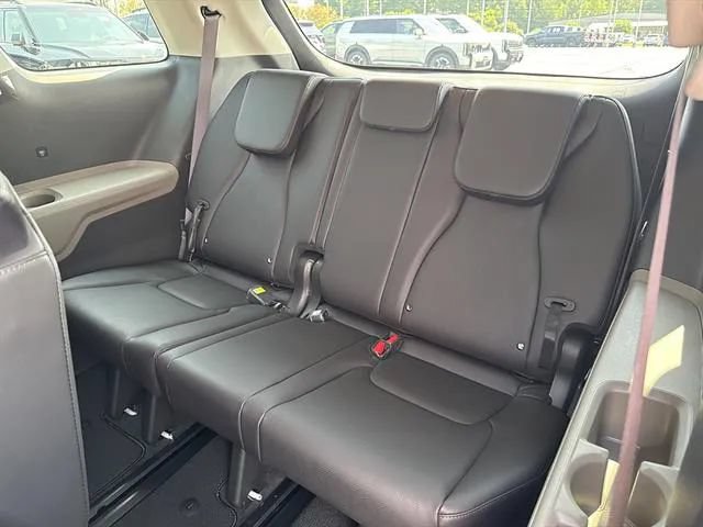 New 2027 Kia Carnival FWD image 15