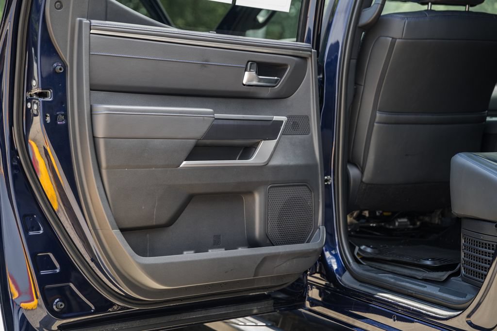 Used 2025 Toyota Tundra Platinum AWD/4WD image 44