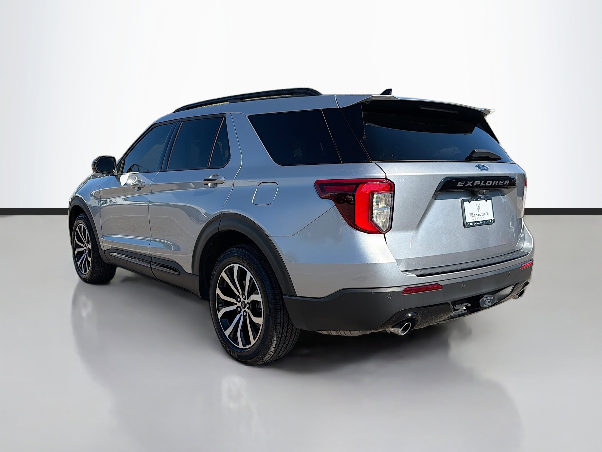 Used 2022 Ford Explorer ST-Line w/ Class IV Trailer Tow Package image 5