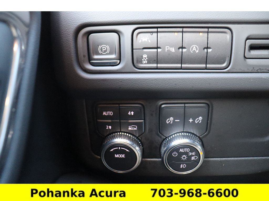 Used 2023 GMC Yukon SLT image 13