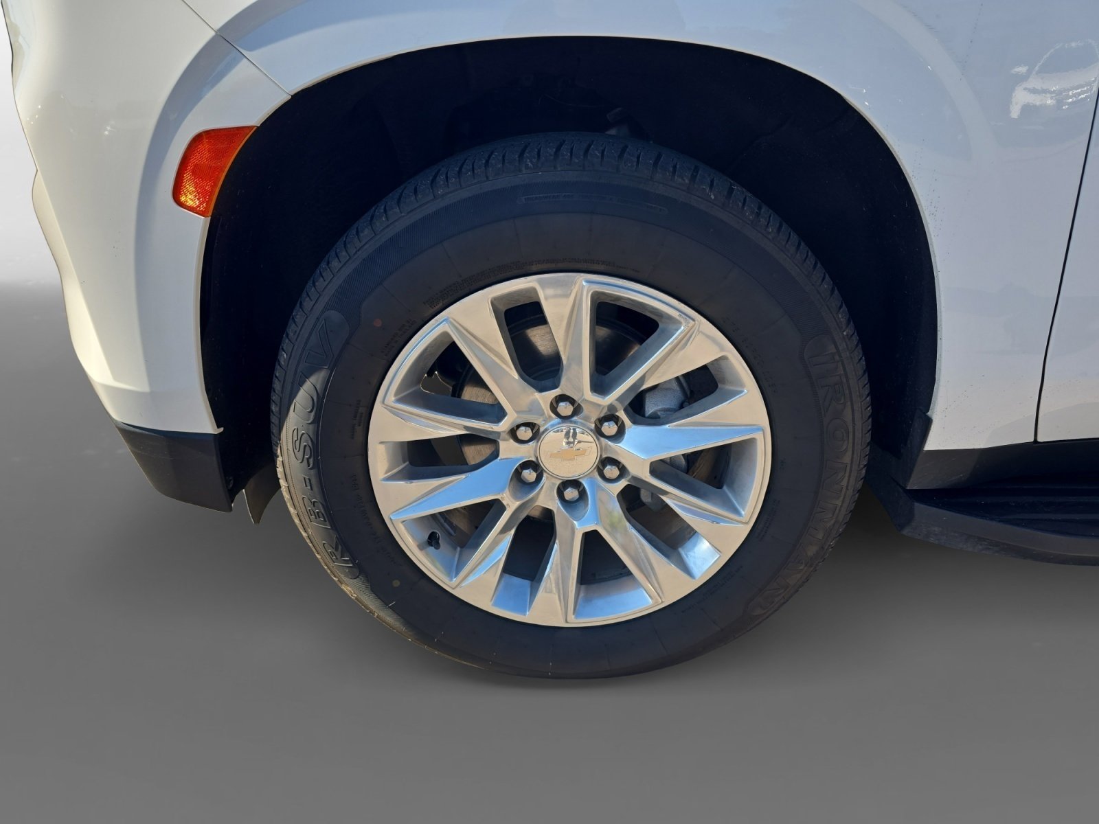 Used 2023 Chevrolet Suburban Premier RWD image 9